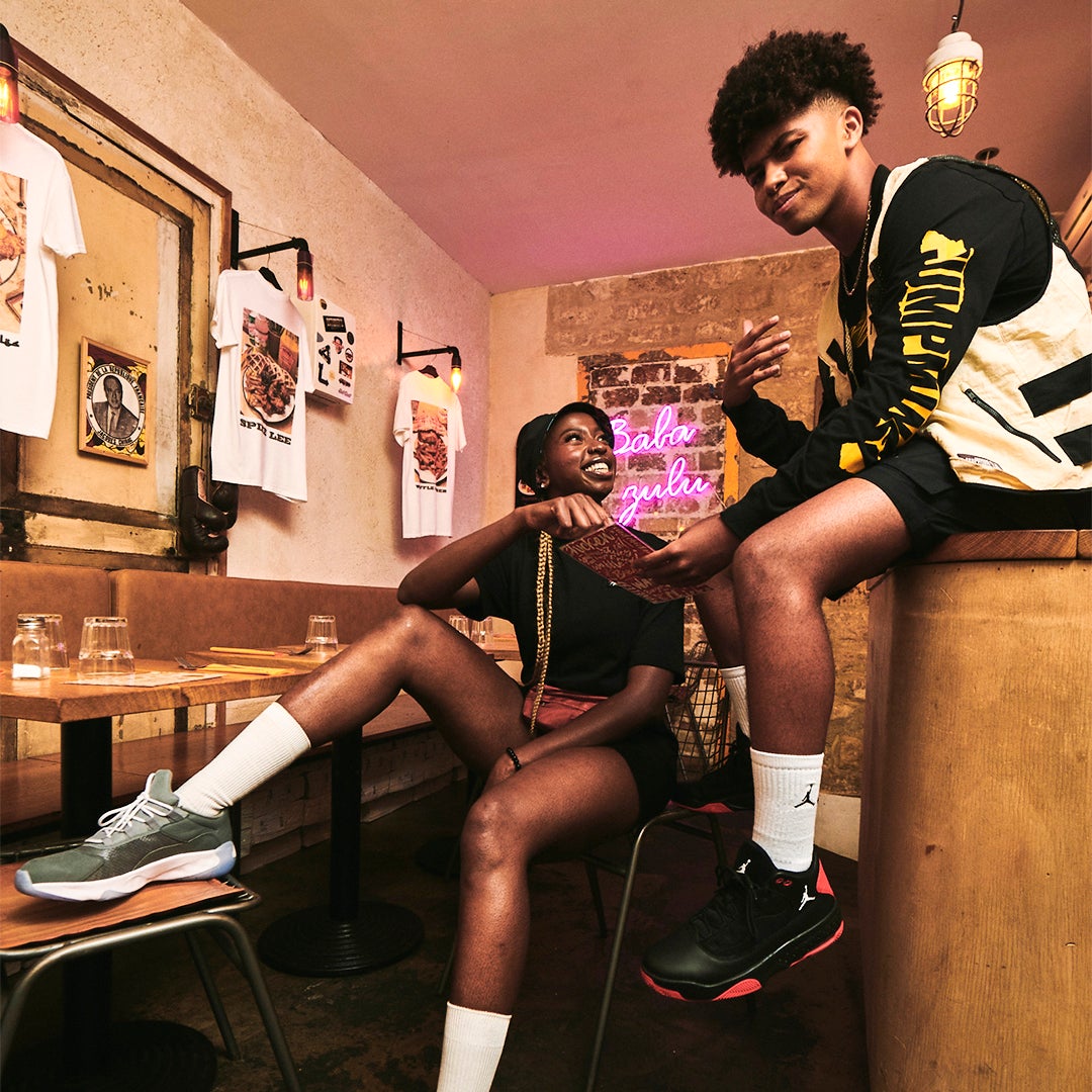 Kyrie 5 top black magic footlocker
